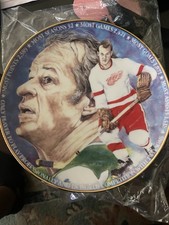 Gartlan USA Gordie Howe Porcelain Collector Plate Hockey Decorative