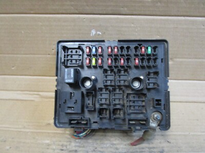 04 2004 Chevy Express Engine Fuse Box Relay Junction Block Panel 25760828