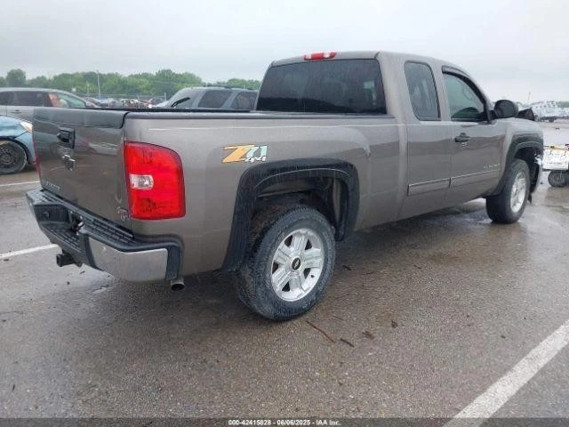 Used Rear Left Door Assembly Rear Side fits: 2013 Chevrolet Silverado 1500 picku Foto 4 de 4