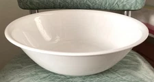 VINTAGE CORELLE 'WINTER FROST WHITE' 2 QT. 10 3/8" SERVING BOWL 64 OZ.
