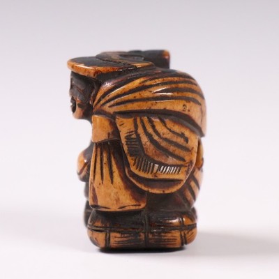 『獅子』木彫り　根付　在銘宗吉（提げ物 /緒締め /帯留め /Netsuke） 獅子』木彫り 根付 在銘宗吉（提げ物 /緒締め /帯留め /Netsuke） 獅子