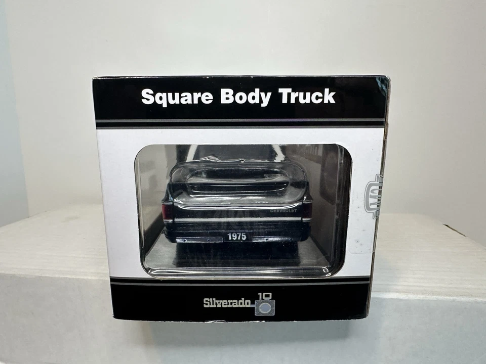 CHASE! M2 Machines 1975 Chevy Silverado Square Body 1/24 Scale (Read) - Image 4 of 4