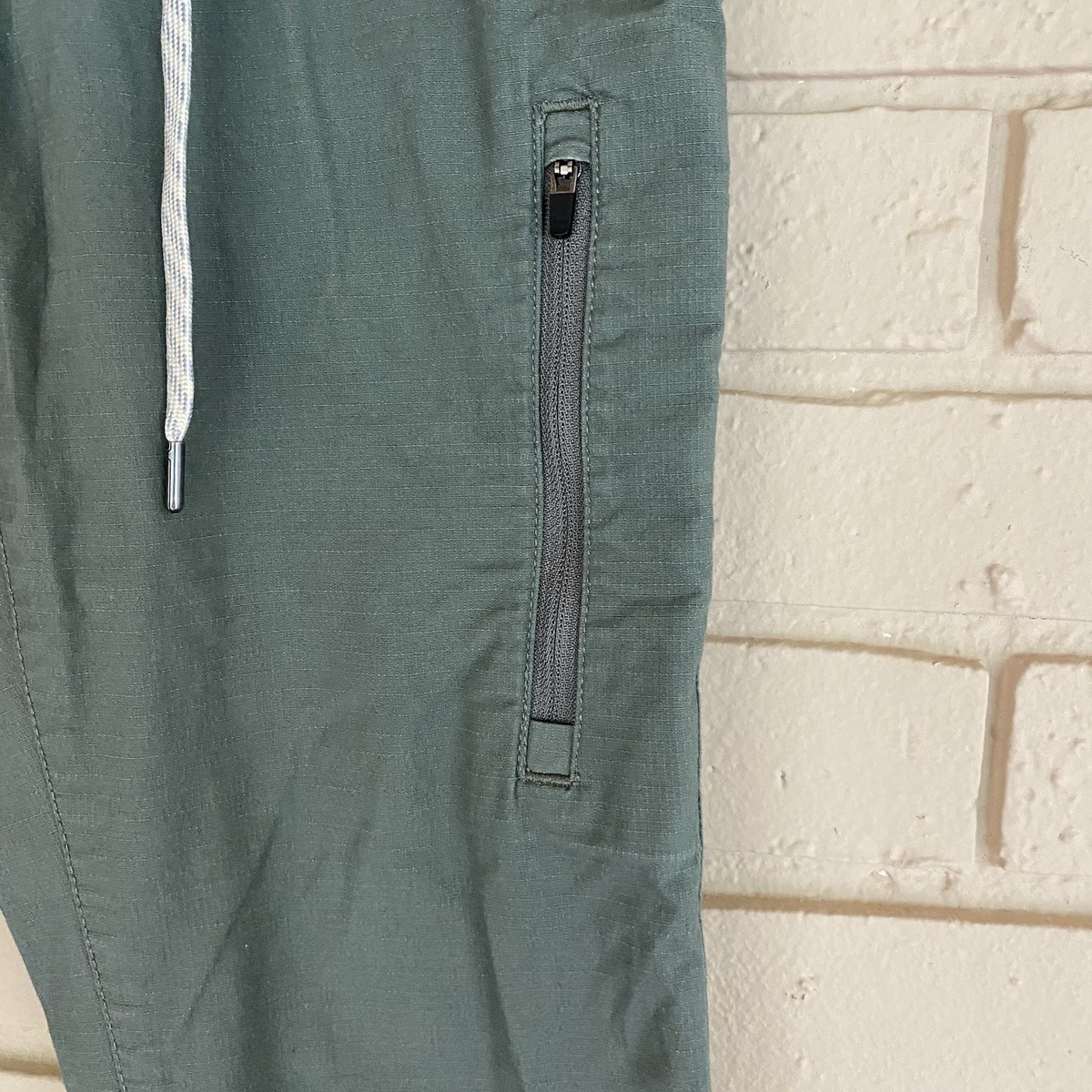 Vuori The Rise The Shine Rip stop Pants Women's XS Green