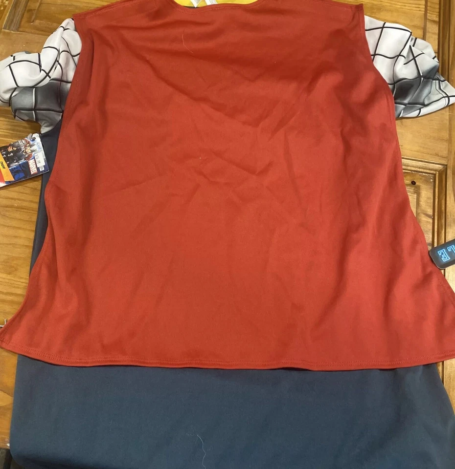 Thor Shirt Detachable Red Cape Up To Size 10 Child Size S/M Marvel 3D Thor - Image 2 of 2