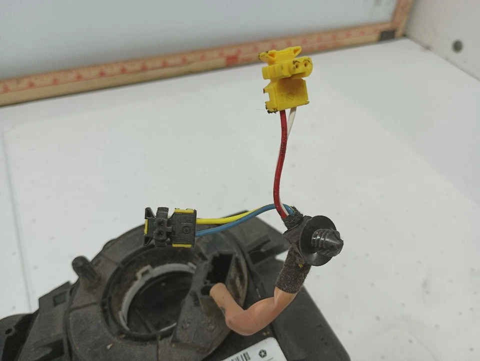 Sensor de ângulo de mola de relógio 58048824F com interruptor de giro de 2017 RAM 3500 11834959 - Imagem 2 de 4