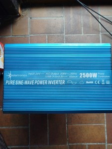 Solartronics Reiner Sinus Wekselrichter 24 Volt 2500 Watt Gebraucht.