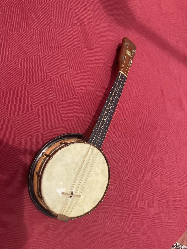 Ukelele banjo mele b & j ny años 20 banjolele, cuerpo de cobre con resonador con estuche Foto 2 de 4