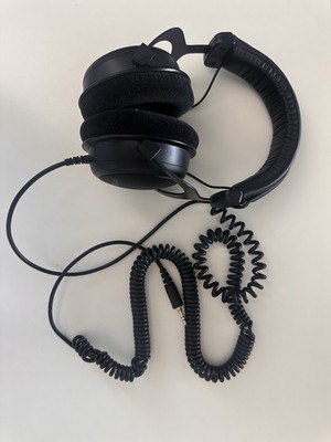 Beyerdynamic DT 880 Black Special Edition Over-Ear Kopfhörer 250 Ohm, Schwarz