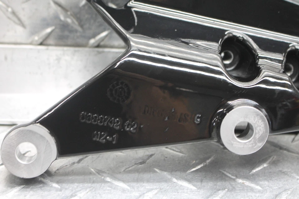 Indian Scout Sixty 2017 silenciador negro tubo de escape soporte montaje Foto 3 de 4