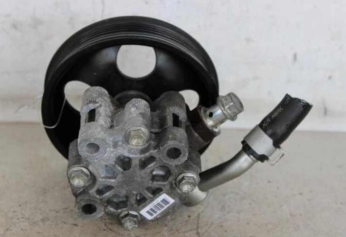 Nissan Titan 2017 bomba de dirección asistida  Foto 2 de 3