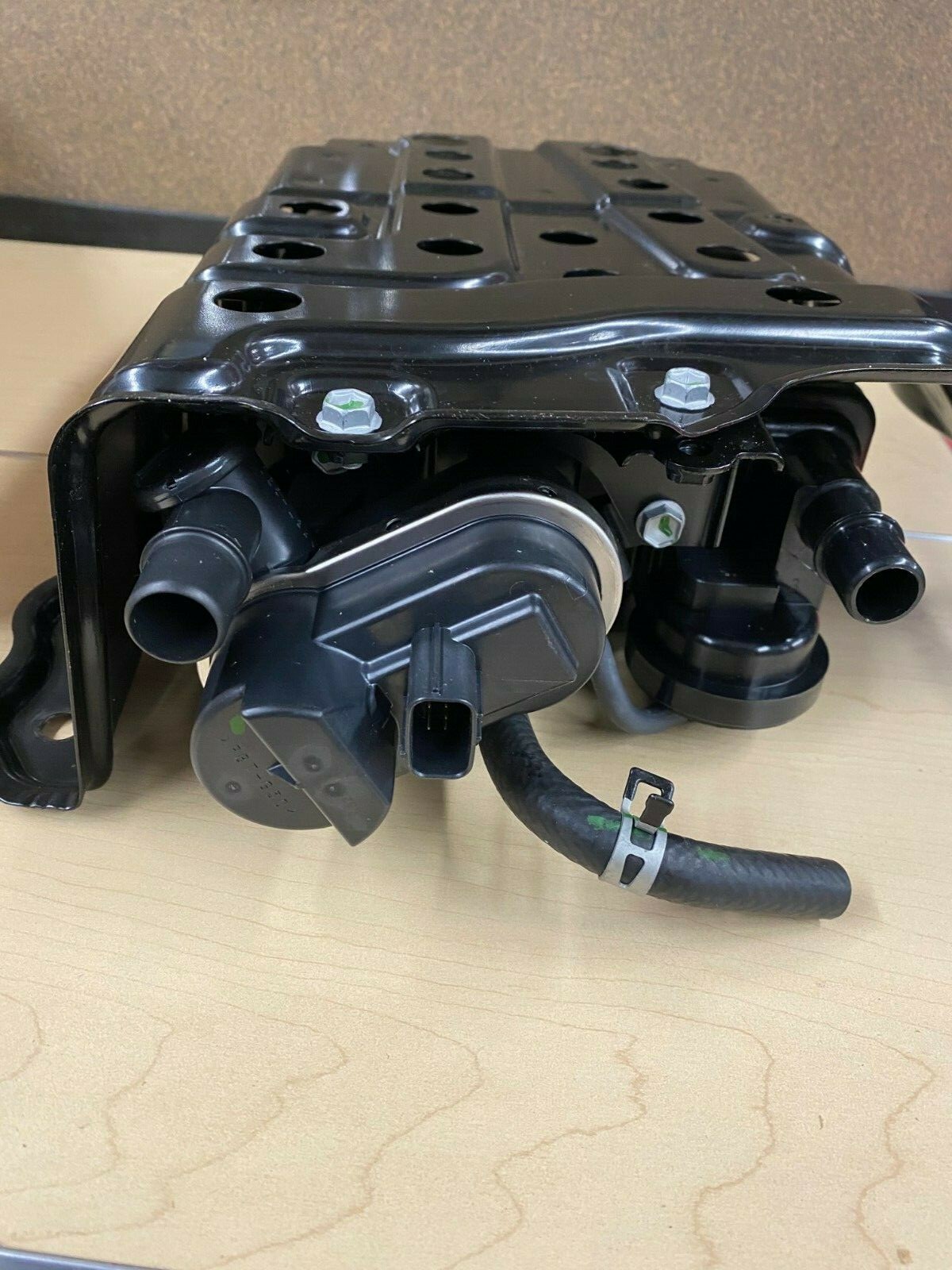 TOYOTA GENUINE OEM 20062012 RAV4 NEW CHARCOAL VAPOR CANISTER