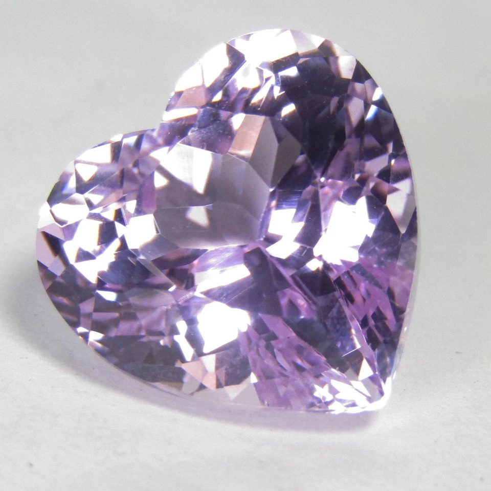 11.62Cts Glorious Sparkling Pink Kunzite 14mm Heart Shape Afghanistan Gemstone - Image 3 of 4