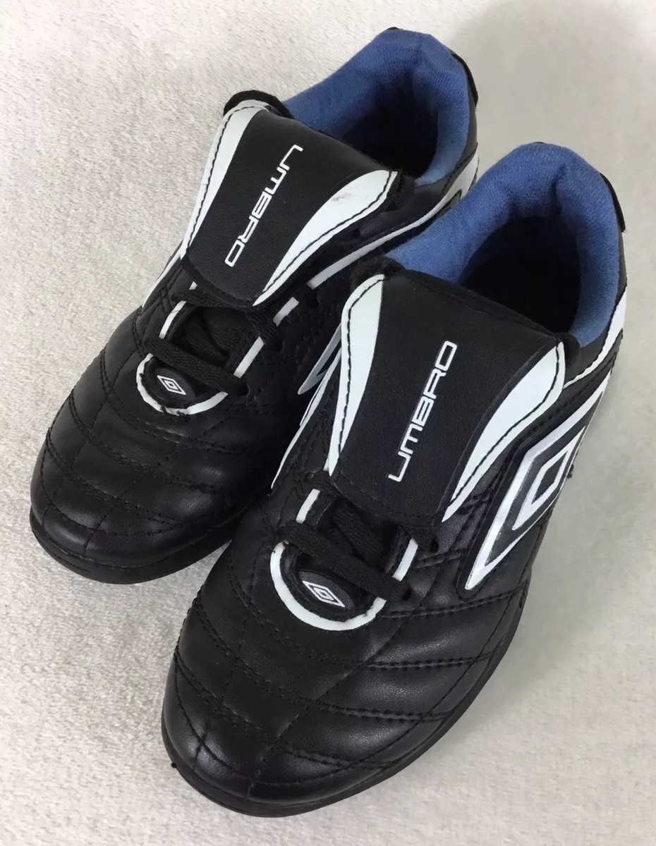 リーガサラ プロ エナメル　【UMBRO|アンブロ】　25センチ Umbro Corsica Revolution Turf Soccer Cleats Black White Shoes