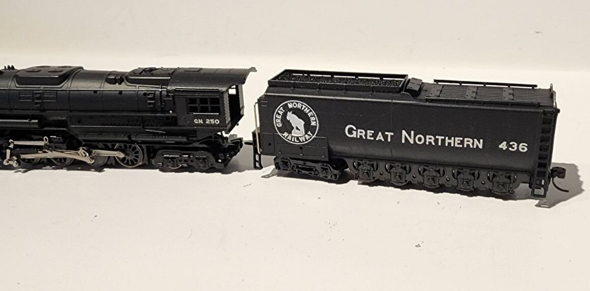 Rivarossi N Scale 4-8-8-4 BIG Boy Steam Locomotive Great