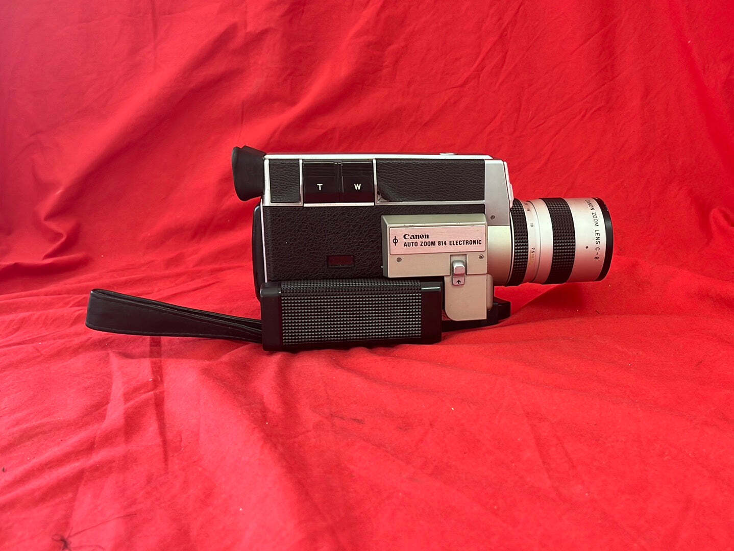 VTG -- CANON Auto Zoom 814 Electronic w/ instruction manuel - Not