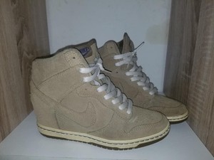 nike daim camel