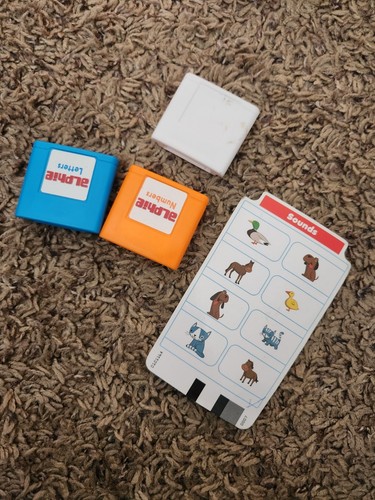 Hasbro Alphie Robot, cards 2 Cartridges Numbers Letters Music Sounds w/ 1 Card - Picture 6 of 9
