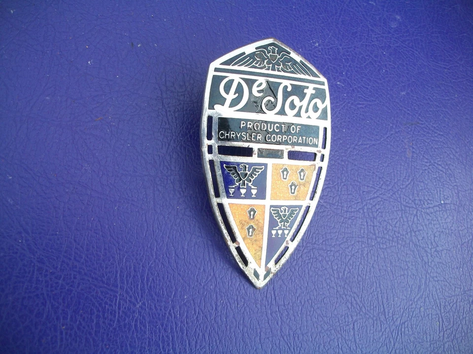 1935 1936? Emblema de crachá de radiador de fluxo de ar DESOTO - Imagem 4 de 4