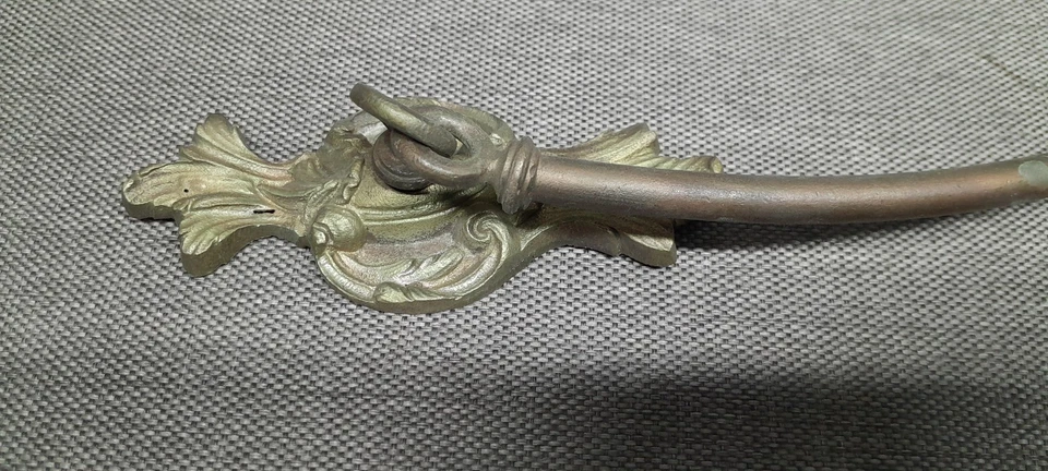 PAIRE ANCIENNE PATÈRE VESTIAIRE PORTE MANTEAU CROCHET ATTACHE EMBRASSE BRONZE - Photo 3/4