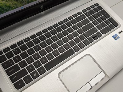 HP Envy DV7 17.3'' i7-3630QM 2.4GHz 8GB RAM 750GB SSD+HDD 1920x1080 IPS Win 10