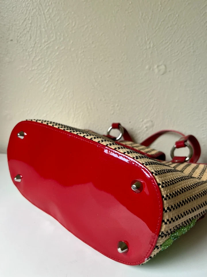 Isabella Fiore винтажный цветочный красный патент и бисером блестки сплетенный Дамская сумка. Б/у в отличном состоянии - Изображение 4 из 4