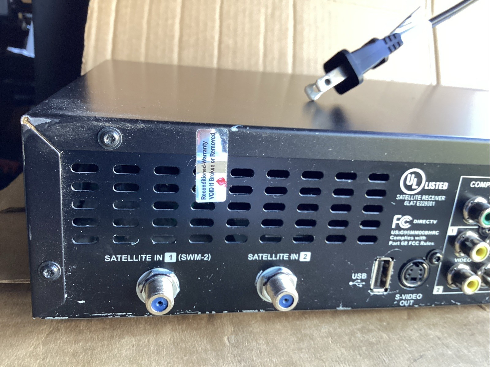 DirecTV HR22-100 Satellite TV DVR Receiver w/ Remote, Power Cable *No Card*