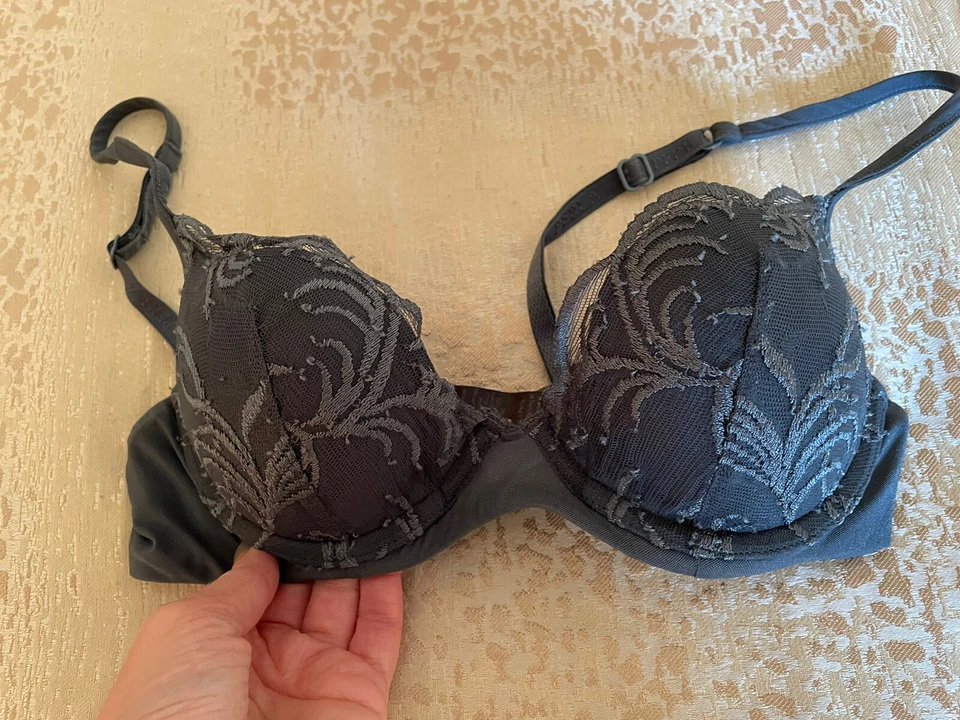 SUJETADOR ACOLCHADO PUSH UP LA PERLA SEMINUEVO, TALLA 32B Foto 2 de 4