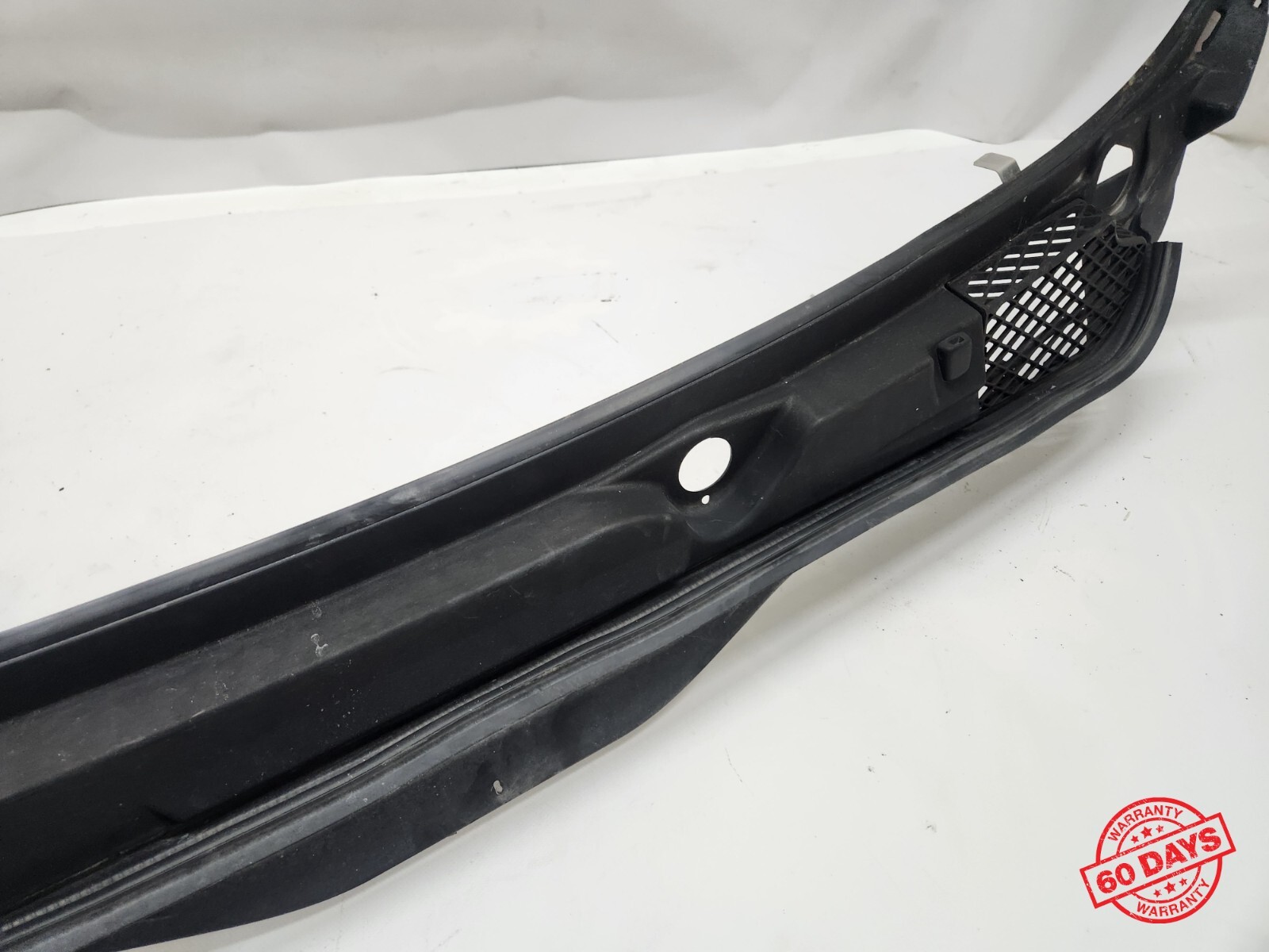 ⭐ 08-17 Maserati Gran Turismo Front Windshield Wiper Cowl Cover Vent Panel Oem