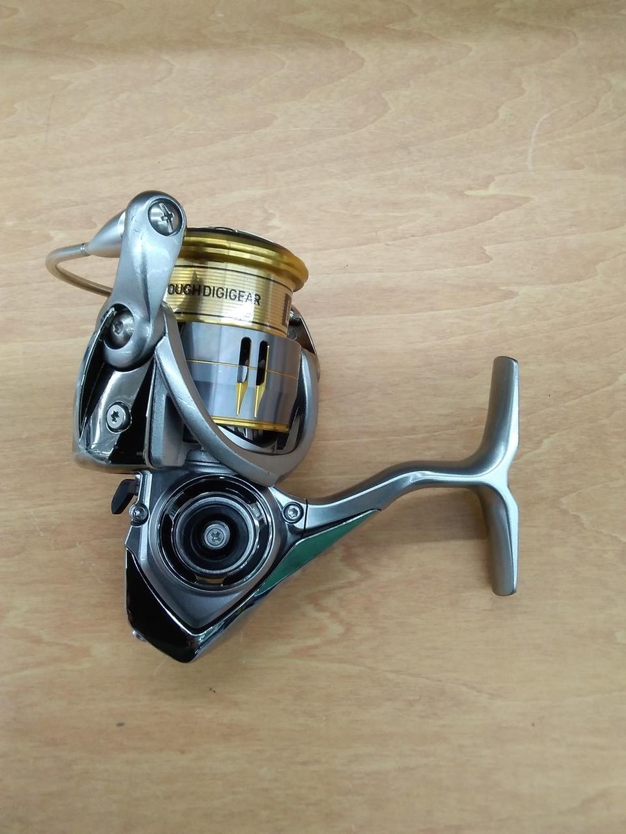 DAIWA FREAMS LT2500S-XH SPINNING REEL 666960