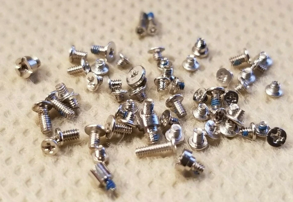 Nuevo Juego Completo de Tornillos de Repuesto y Tornillos Inferior Pentalobe para iPHONE 5 PLATEADO Foto 3 de 4