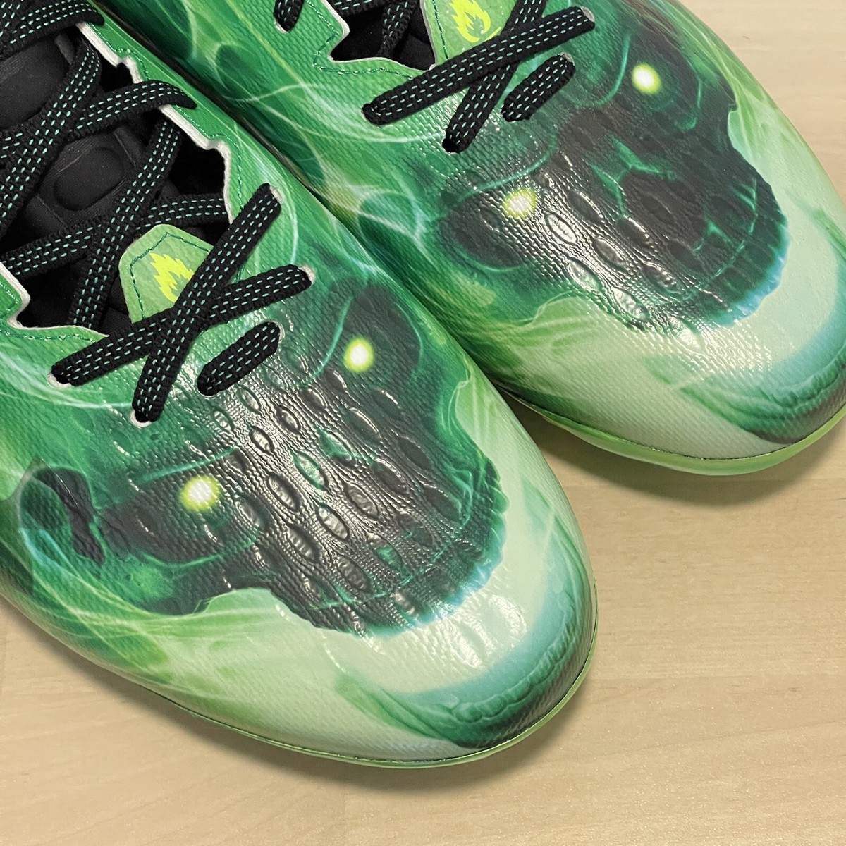 UNDER ARMOUR Locked Down Men’s Football Cleats Shoes Sz 12 Green Black Skulls. Amazon.com | Under Armour Men main image 2