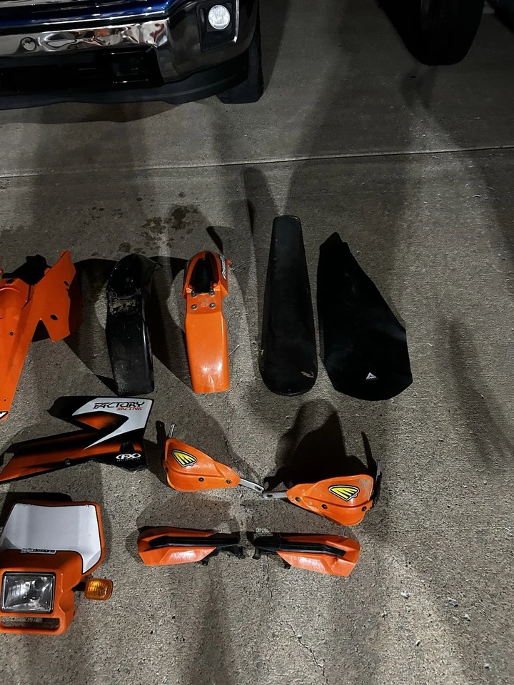 Сиденье/пластик 2000-2007 KTM 250/450/525 - Изображение 2 из 2