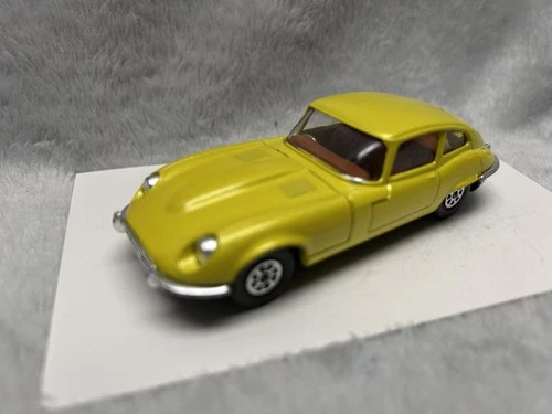 Corgi Toys 374 Whizzwheels V12 Jaguar E Type 2+2 NM *Original*