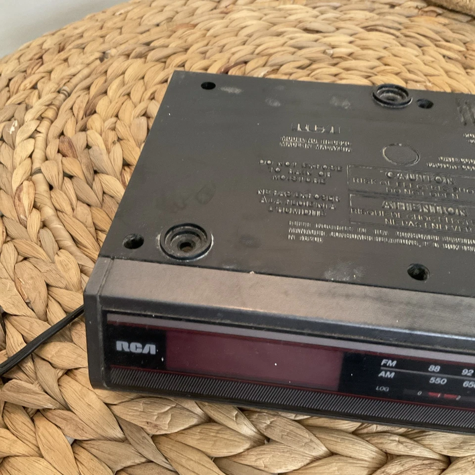 Vintage  RCA FM/AM Digital Clock Radio Tested Works - Image 2 of 4
