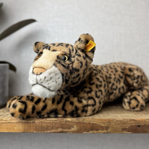 Steiff Laying Leopard With Ear Button - Large Leopard Collectible 17” - 064036 - Picture 4 of 22