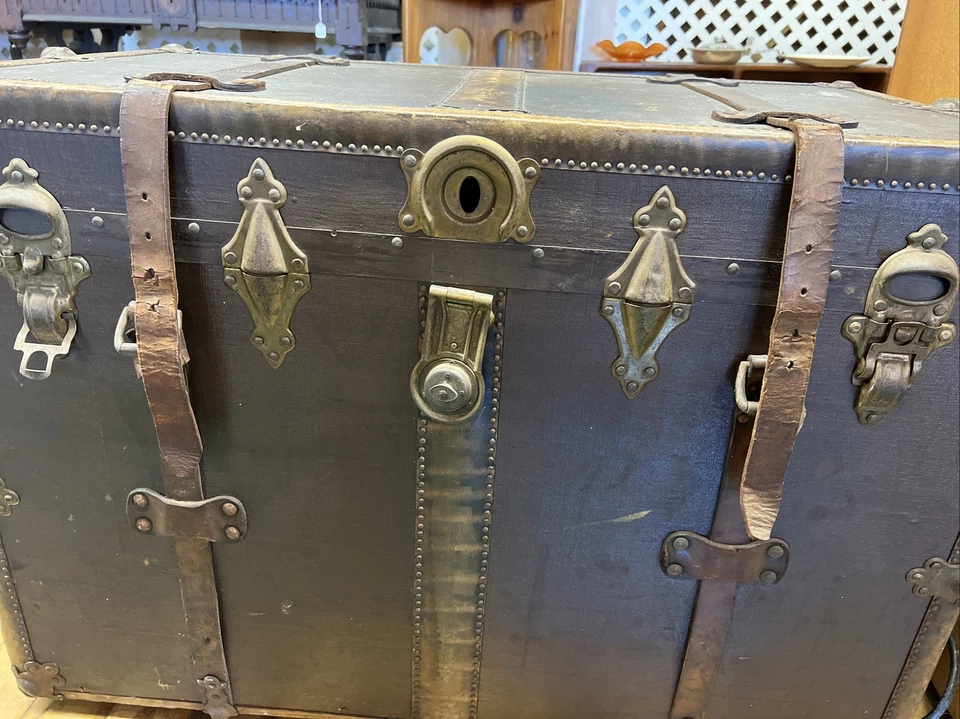 Vintage English Handmade Bridle Leather Steamer Trunk - Antique Leather Trunk - Image 4 of 4