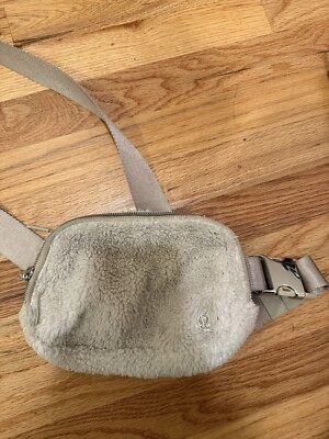 baby pink lululemon belt bag This new Lululemon belt bag is the perfect shade of pink  shoppers love it  for 'spring and summer outfits'