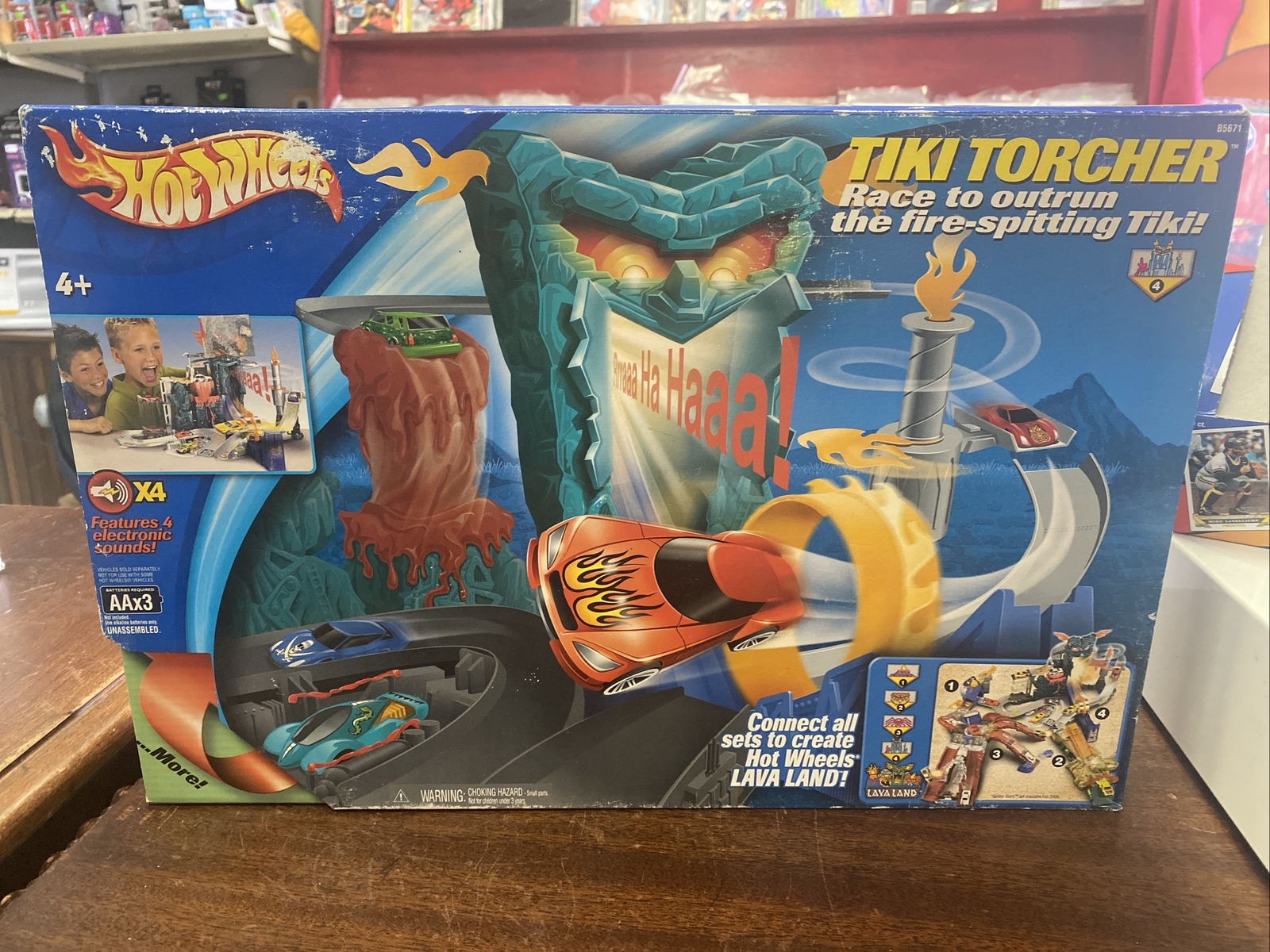 Vintage 2003 Hot Wheels Tiki Torcher Lava Land Fire Racetrack Set Factory Sealed