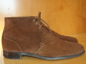 light brown chukka boots