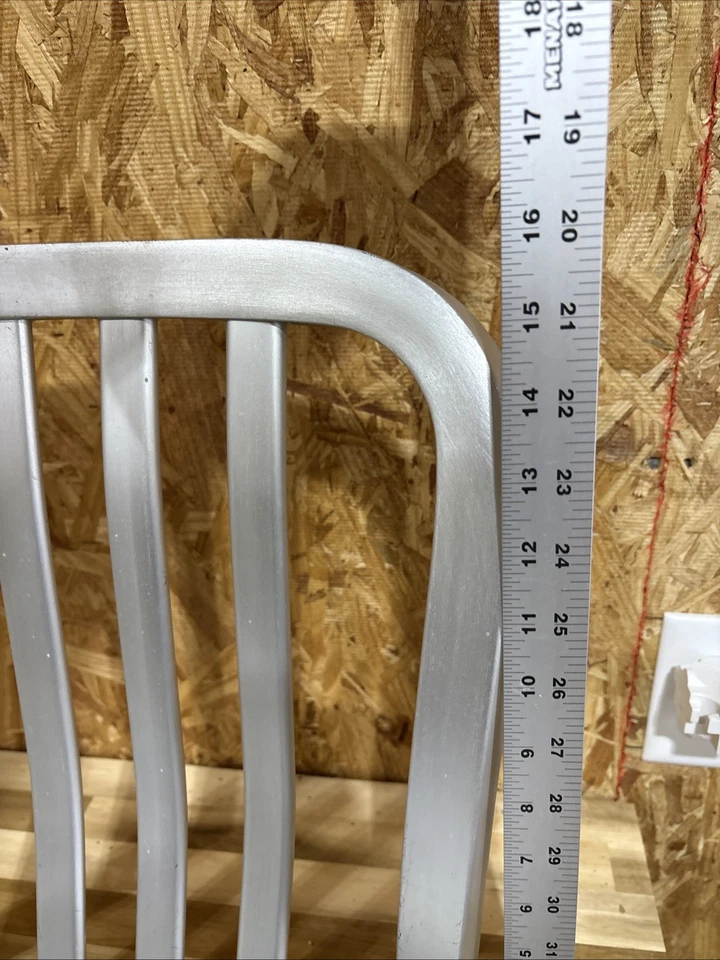 Asiento de silla de aluminio macizo con respaldo de listones sin patas restaurante patio Foto 4 de 4