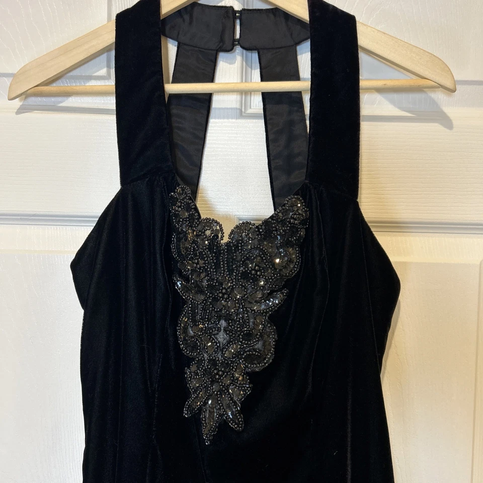 Maxi Vestido Salto De Colección Talla 13/14 Negro Terciopelo Halter Cuentas Gótico Oscuro Romántico Años 90 Foto 3 de 4