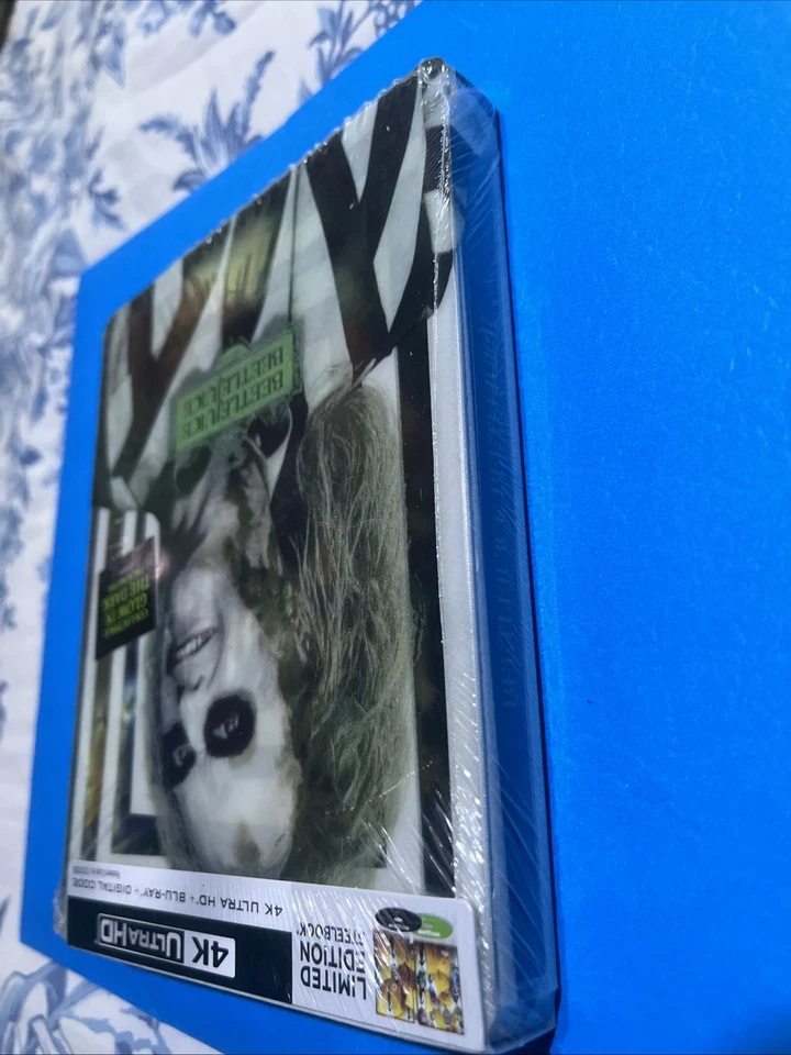 BEETLEJUICE BEETLEJUICE - 4K ULTRA HD/BLU-RAY/DIGITAL - GLOW STEELBOOK - NEW! - Image 4 of 4