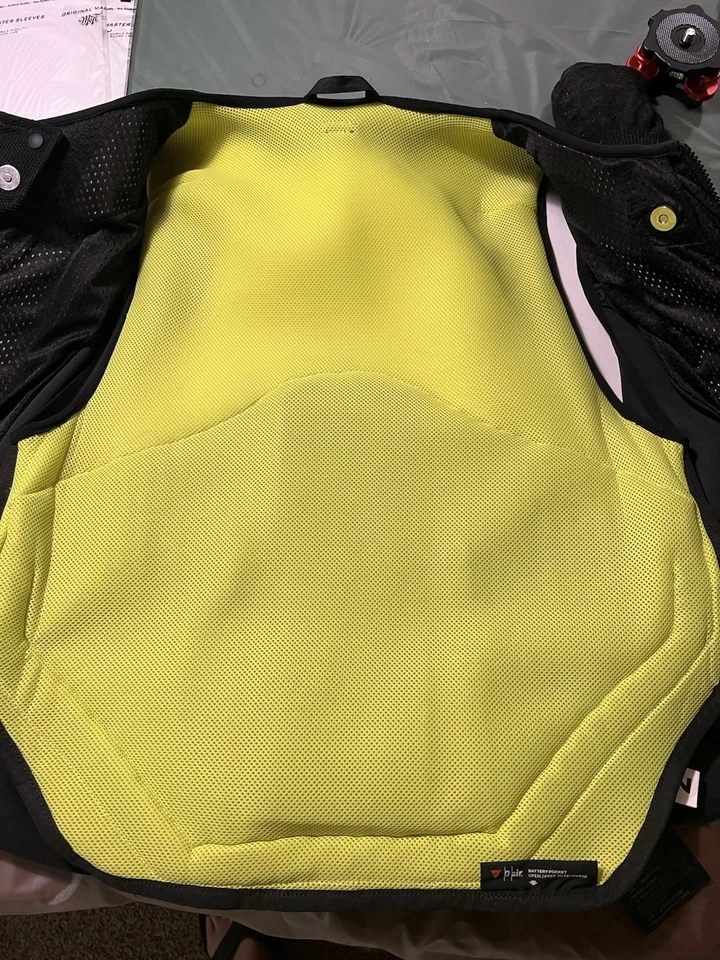 Colete de proteção Dianese D-Air tamanho M - Imagem 3 de 4