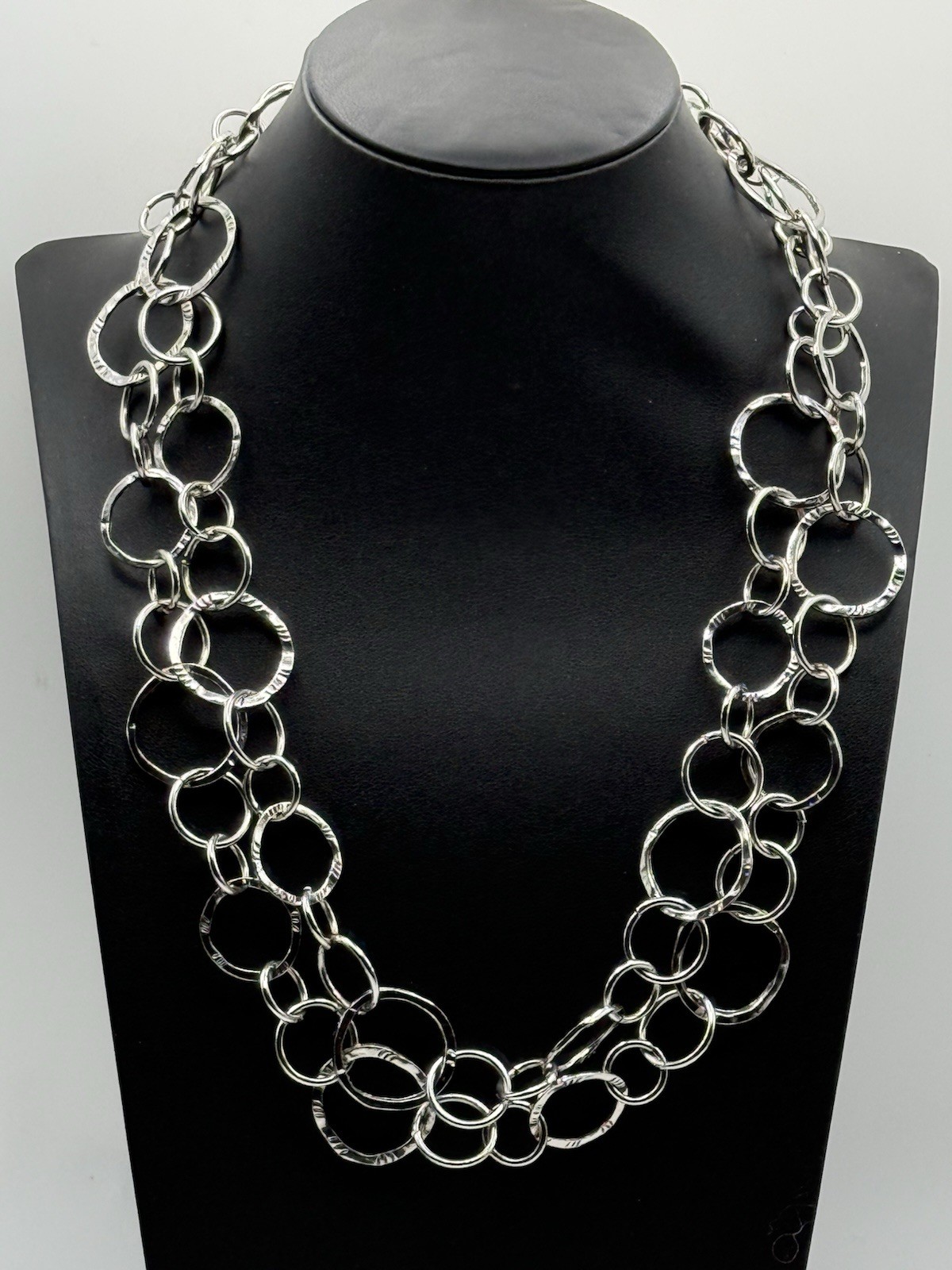 Cookie Lee Silver Tone Long Interlocking Ring Cha… - image 1