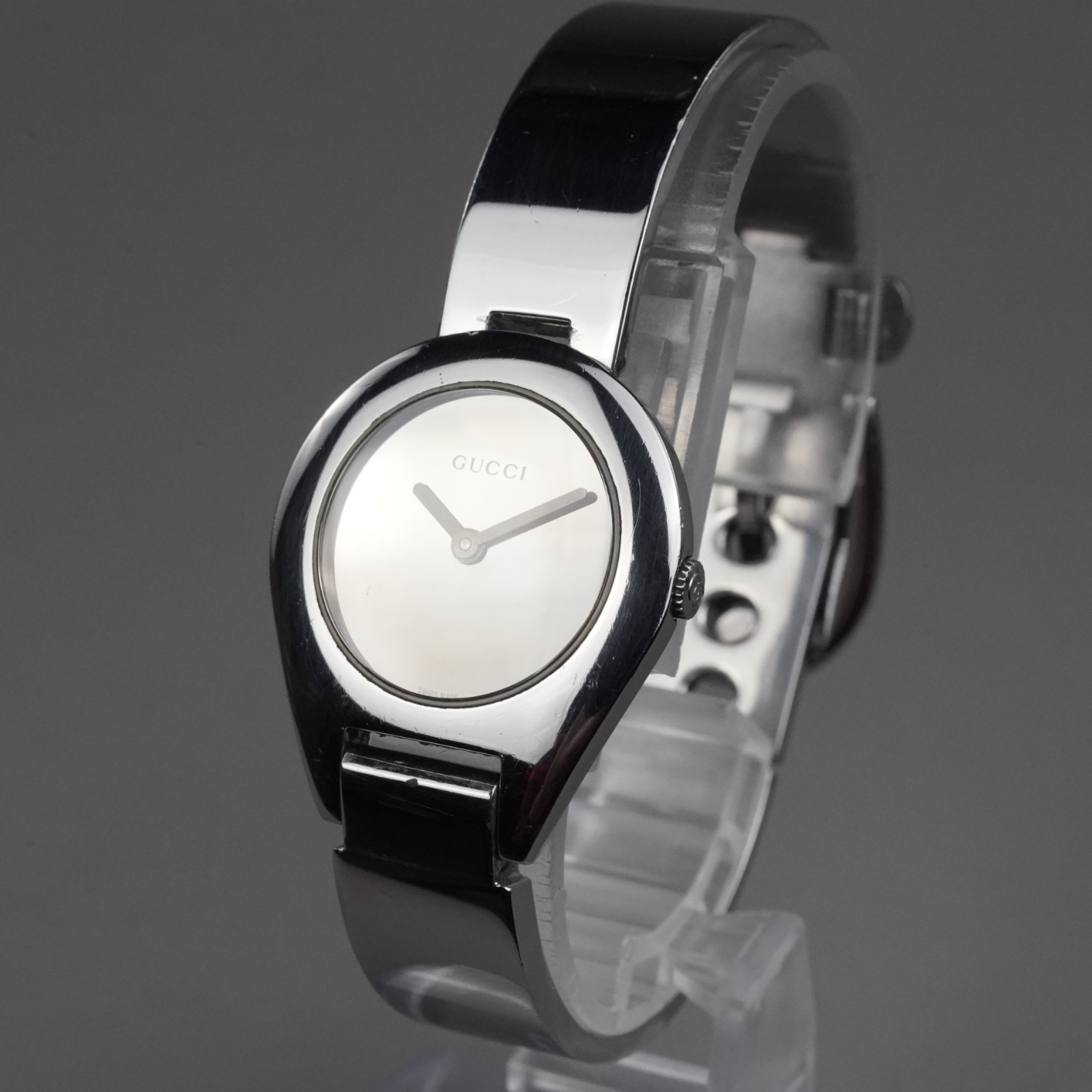 GUCCI Vintage Women's Watch 6700L Silver 27mm Vintage New Battery 0105015 thumbnail 3