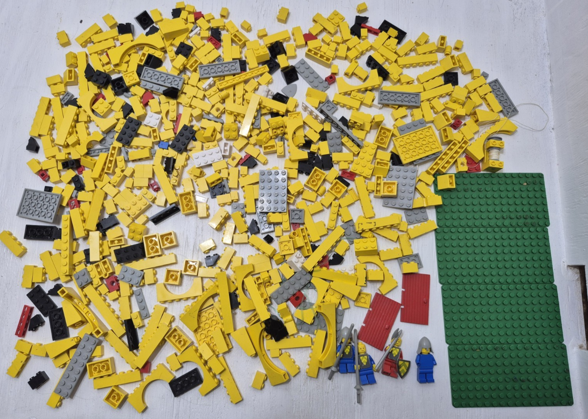 Vintage Lego Legoland Classic Yellow Castle System Set 6075 375