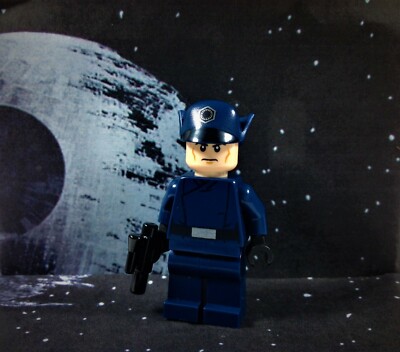Lego Star Wars Minifigure First Order Officer Major / Colonel sw0832 w/ Blaster