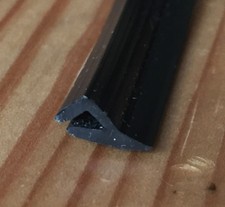 30 m Unterlegprofil, Profil, Kantengummi, Leistenf&uuml;ller, schwarz, 7,5mm Tabbert