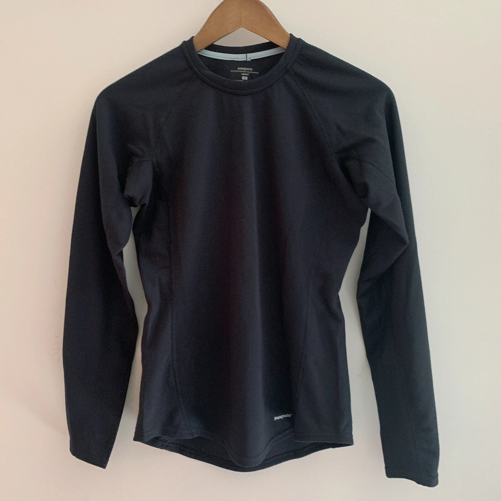 Patagonia Black Capilene Performance Base Layer Top Small Athletic