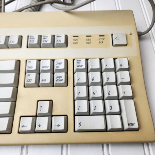 Vintage Apple Extended Keyboard II M3501 - Picture 4 of 17